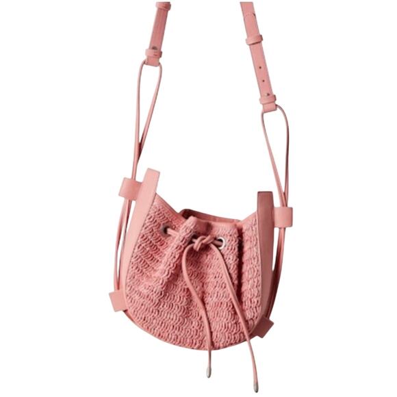 FREE PEOPLE RAFFIA CABANA CROSSBODY VEGAN  IN VINTAGE PINK NEW WITHOU TAGS - Picture 2 of 8